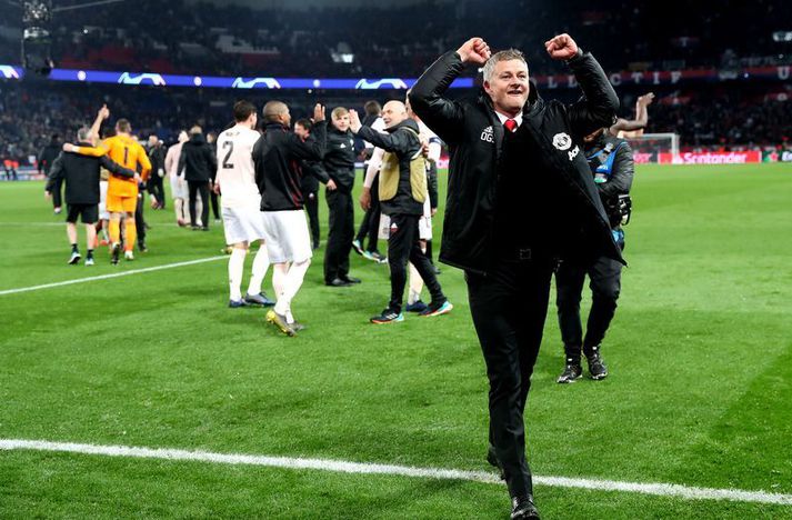 Ole Gunnar Solskjær fagnar sigri Manchester United á Parc des Princes í París 6. mars 2019.