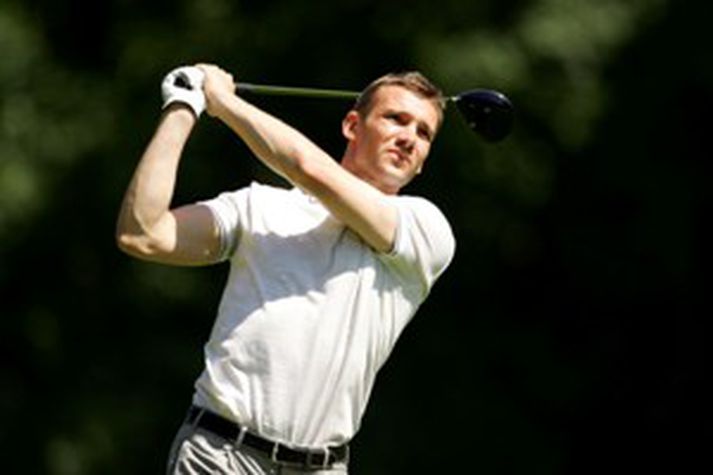 Shevchenko spilar ekki bara knattspyrnu, hann leikur einnig golf.