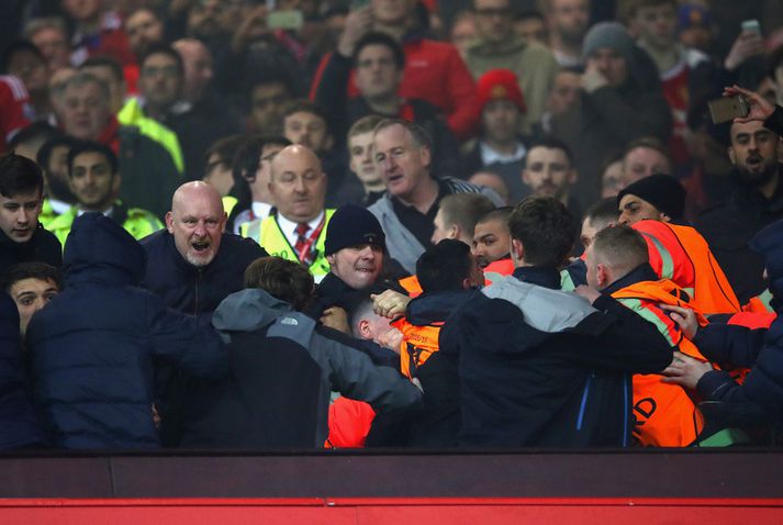 Það voru læti í stúkunni á Old Trafford í gær.