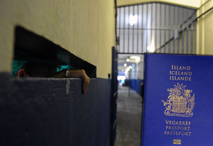 Af þeim eru 23 Íslendingum sem sitja inni vegna brota sem tengjast fíkniefnum, en 3 vegna ofbeldisbrota.