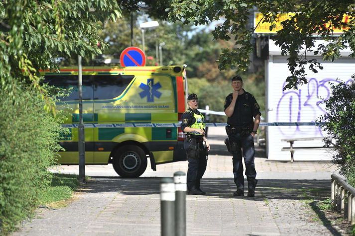 Maðurinn fannst dáinn í skóglendi í Örebro í dag.