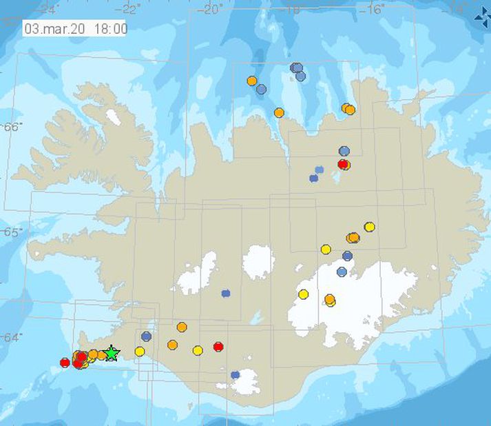 Skjálftakort Veðurstofunnar frá klukkan 18 í dag. Skjálftinn við Kleifarvatn er merkt með grænni stjörnu.