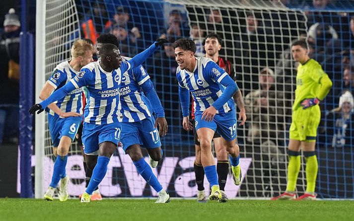 Charalampos Kostoulas brosti breitt eftir glæsimarkið sem hann skoraði í gærkvöld.