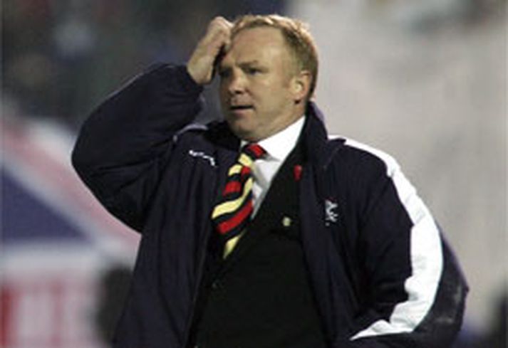 Alex McLeish hættir hjá Rangers í sumar