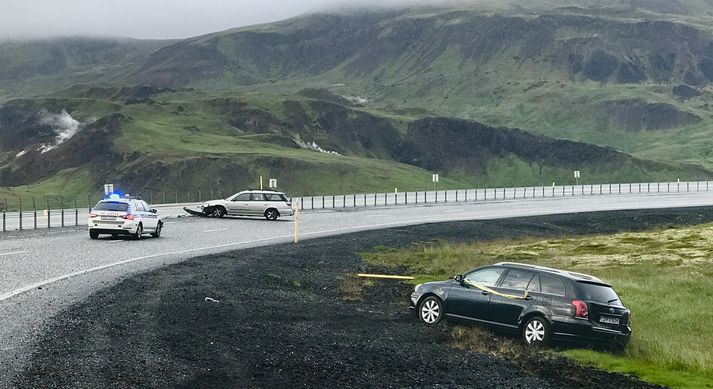 Tvö umferðaróhöpp urðu á Hellisheiði í kvöld.
