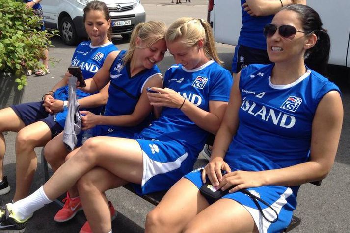 Hólmfríður Magnúsdóttir með félögum sínum í landsliðinu.