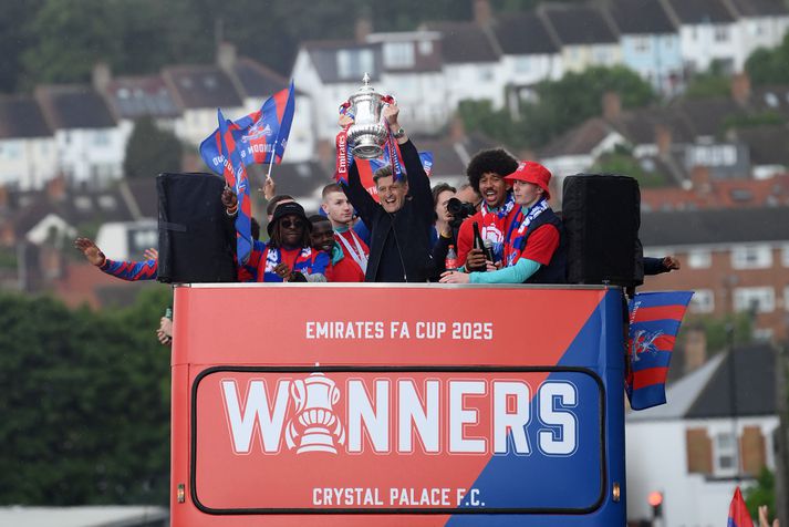 Leikmenn, stjórnarmenn, þjálfarar og stuðningsmenn Crystal Palace vita ekki enn hvort liðið fái sæti í Evrópudeildinni.