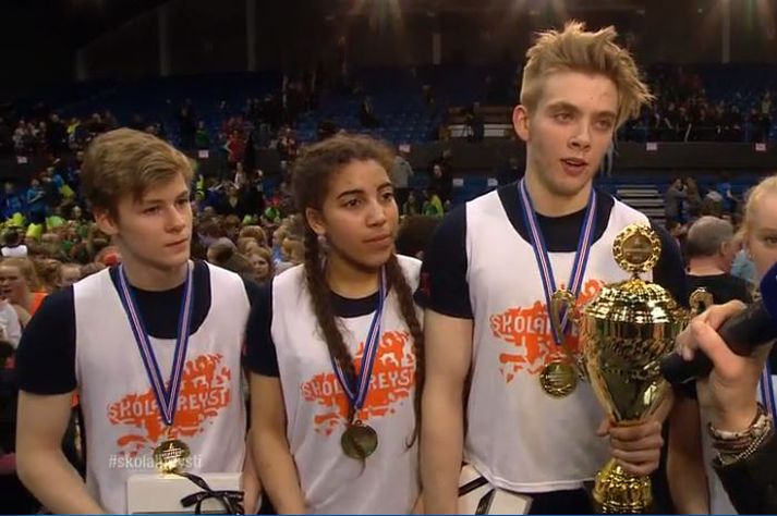 Hér má sjá keppendur í viðtali við RÚV eftir keppnina.