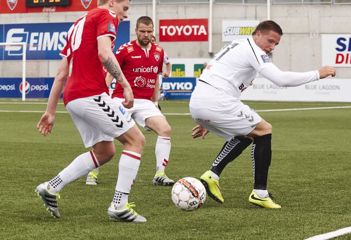 Valur og ÍBV gætu bæði bætt við sig leikmönnum. 