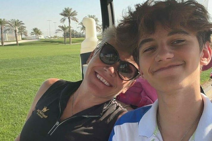 Guðlaug og Sebastian á góðri stundu í Barein.