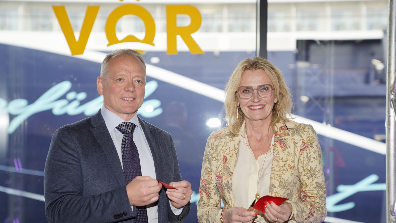 Vör ýtt úr vör