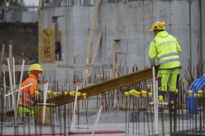 Samkvæmt fjárlagafrumvarpi næsta árs verða tekjur ríkissjóðs af tryggingagjaldinu liðlega 99 milljarðar króna.