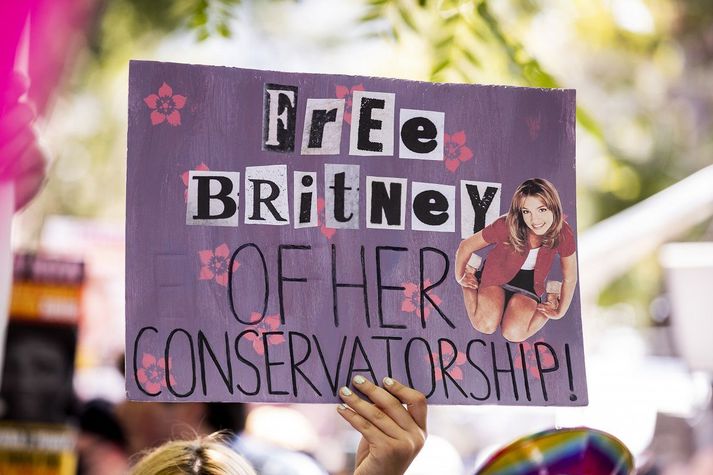 Britney Spears hefur barist fyrir því að losna undan forræði föður síns.