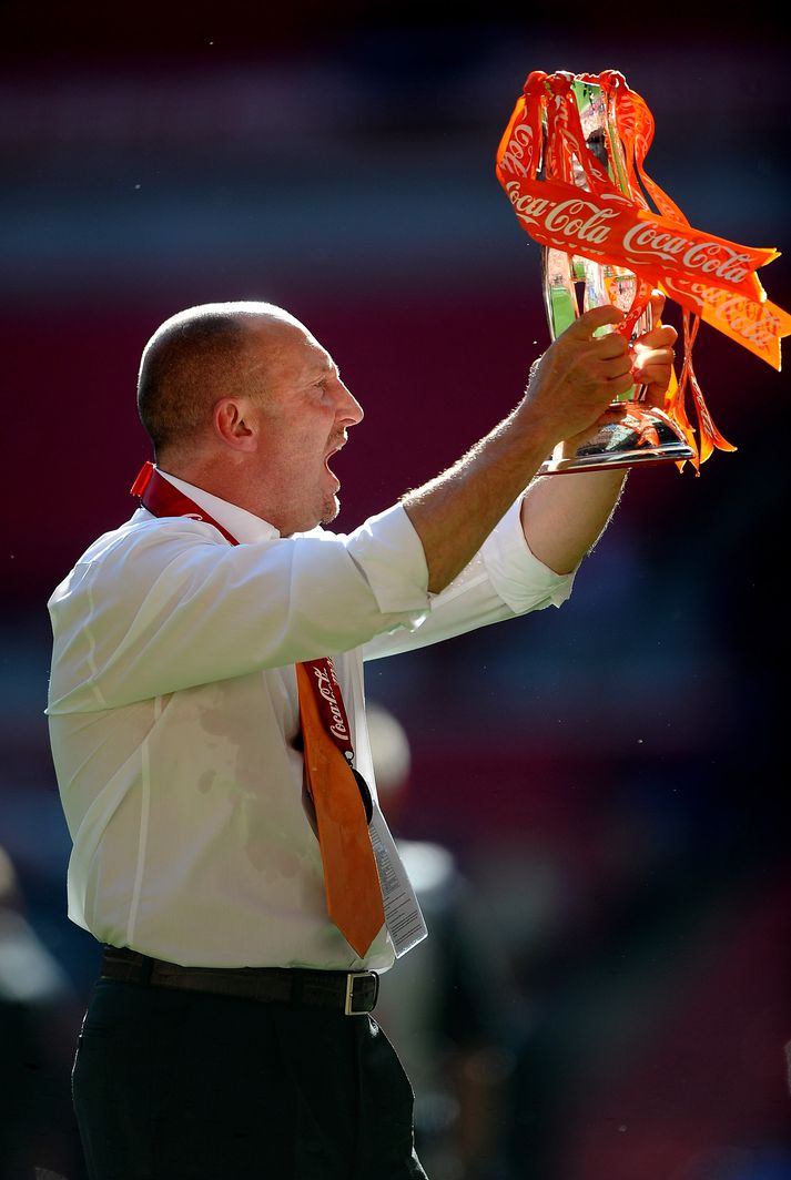 Ian Holloway, stjóri Blackpool, hafði góða ástæðu til að fagna í dag.