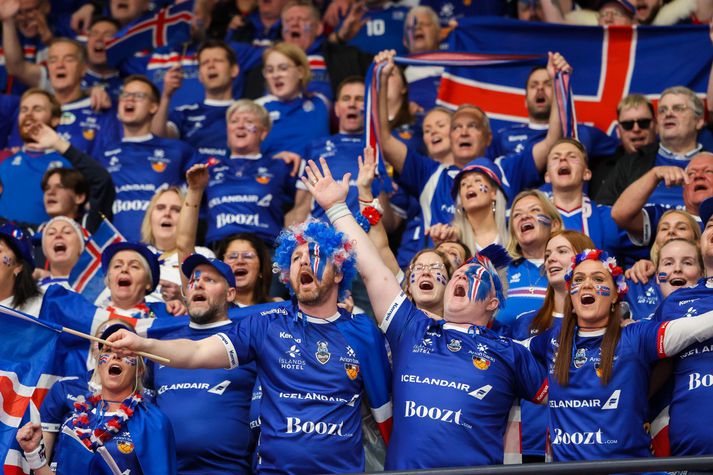 Ísland mun fá rosalegan stuðning í Gautaborg á morgun frá sprenglærðum stuðningsmönnum. Þeir geta mætt snemma og stutt við bakið á Grænhöfðaeyjum og Brasilíu ef þeir vilja, því það gæti gagnast Íslandi.