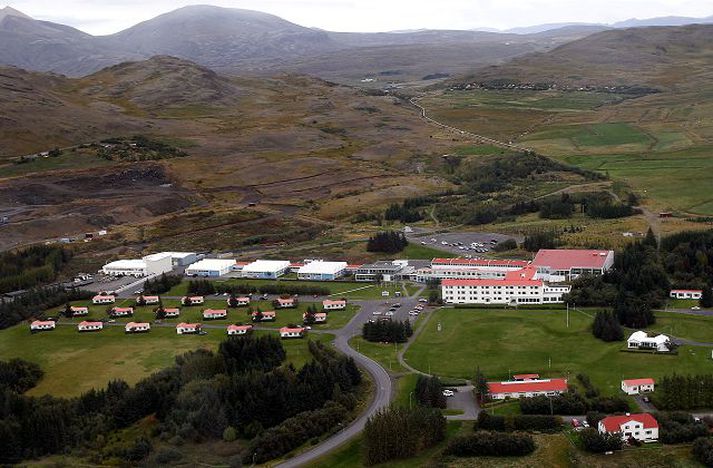 Einkasjúkrahús Primacare verður í brekkunni gegnt Reykjalundi. Að meðtöldum samhliða hótelrekstri er áætlað að allt að eitt þúsund starfi við sjúkrahúsið.
Fréttablaðið/GVA