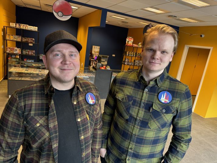 Gunnar Valur G. Hermannsson og Barði Páll Böðvarsson, eigendur Pokéhallarinnar.