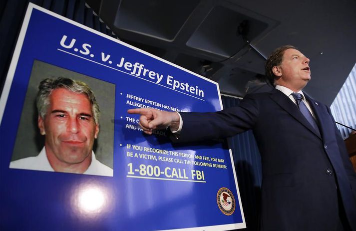 Jeffrey Epstein var í viðskiptum við Deutsche Bank á árunum 2013 til 2018. Bankinn segist sjá eftir því að hafa tekið við viðskiptum hans.