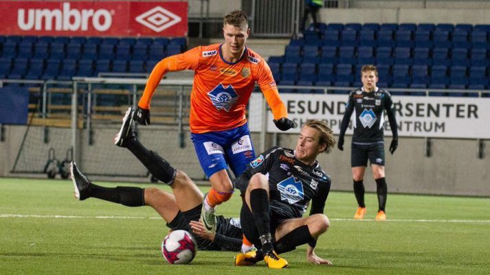 Hólmbert Aron skoraði fyrir botnlið Álasund í dag en það dugði ekki til er liðið tapaði 6-1 fyrir toppliði deildarinnar.