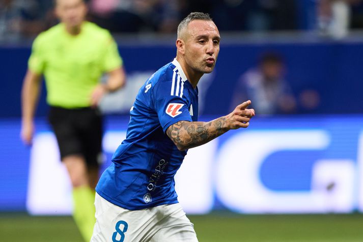 Santi Cazorla ætlar að taka slaginn með Oviedo í La Liga.