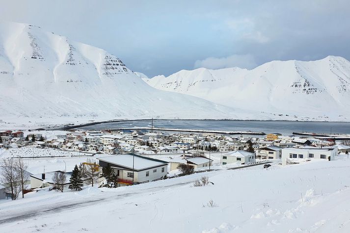 Ólafsfjörður í vetrarbúningi. Árásin átti sér stað í október 2022 og rúmu ári síðar er fallinn dómur í málinu.