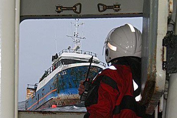 Varðskipið Ægir dró togarann til hafnar í október.
mynd/landhelgisgæslan