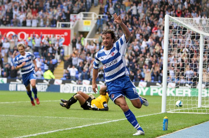 Stephen Hunt fagnar hér sigurmarki sínu fyrir Reading gegn Everton.