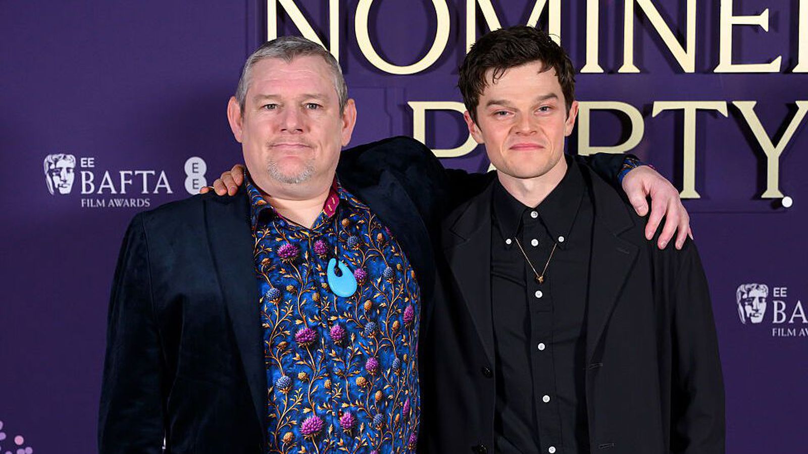 Báðust af­sökunar á niðrandi hljóðkækjum