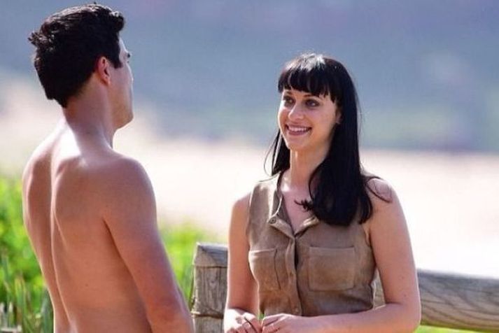 Jessica Falkholt fór með hlutverk gengilbeinunnar Hope Morrison í þáttunum Home and Away.