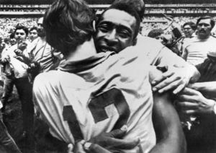Pele og félagar fagna sigri á HM í Mexíkó árið 1970