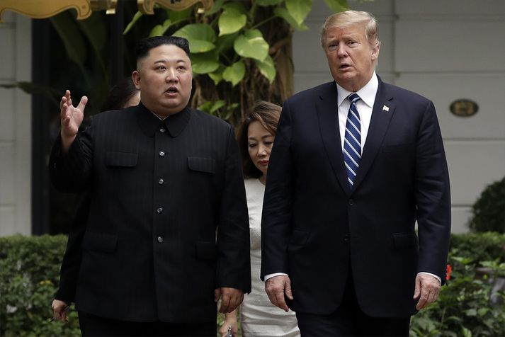 Kim Jong Un og Donald Trump í Víetnam í febrúar.