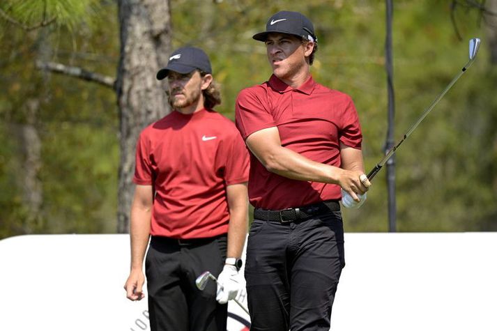 Tommy Fleetwood og Cameron Champ spiluðu báðir í rauðu og svörtu á lokadeginum.