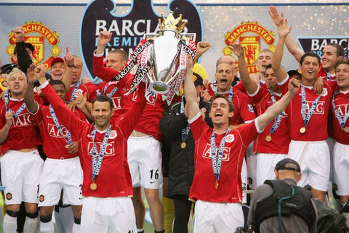Gary Neville, til hægri, hefur unnið ófáa titla með Manchester United.