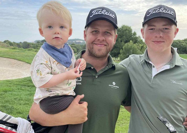 Bjarki Pétursson með kylfingnum efnilega Gunnlaugi Árna Sveinssyni en þeir tveir verða saman í Kaliforníu næstu rúmu vikuna.