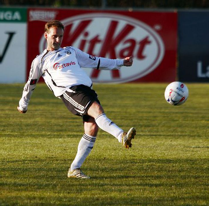 Sigurvin Ólafsson leikmaður FH mætti í gær yngri bróður sínum sem kom inn á sem varamaður í liði ÍBV. 