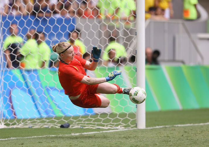 Hedvig Lindahl varði tvær spyrnur í vítakeppninni.