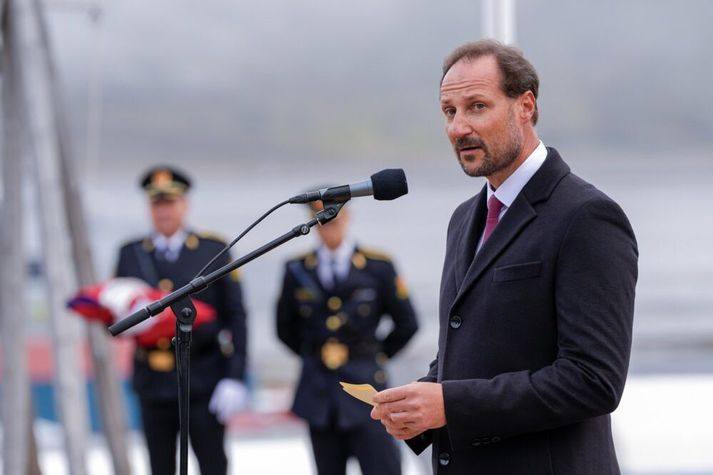 Hákon krónprins tjáði sig um mál stjúpsonar síns. Þessi ljósmynd er frá árinu 2025 þegar Hákon heimsótti Svalbarða.