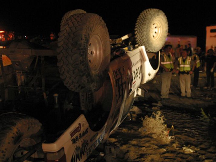 Kappaksturinn er 80 kílómetra utanvegakappakstur en tugir þúsunda áhorfenda voru mættir til að fylgjast með.