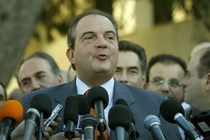 Útlit er fyrir að Costa Karamanlis hafi tryggt sér annað kjörtímabil í stóli forsætisráðherra Grikklands.