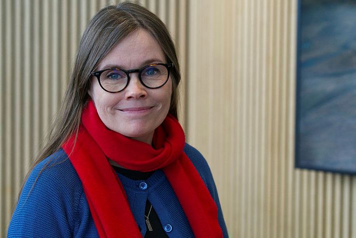 Katrín Jakobsdóttir hefur tækifæri á fundinum til að ræða við ráðherrateymi sitt um mögulegt forsetaframboð. Hún segist ætla að upplýsa um ákvörðun sína á allra næstu dögum.