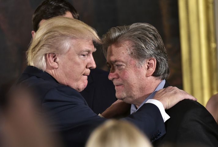 Donald Trump Bandaríkjaforseti og Steve Bannon, ráðgjafi hans, við innsetningarathöfn forsetans.