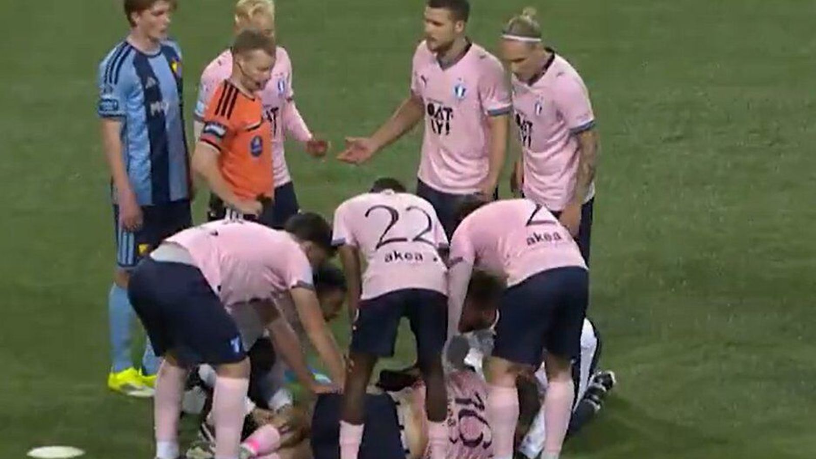 Slags­mál í Íslendingaslag í Sví­þjóð