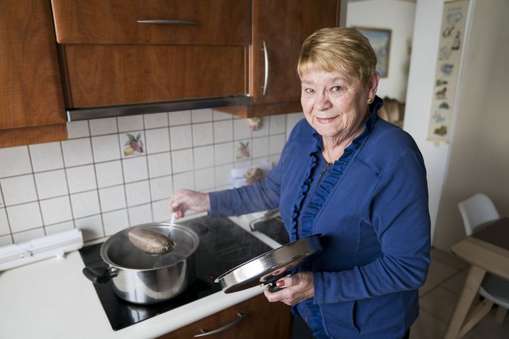 Sigríður Hjálmarsdóttir hefur tekið slátur alla sína húsmóðurtíð. Hún er ósátt við þær breytingar sem eru að verða í slátursölunni. Fréttablaðið/Eyþór