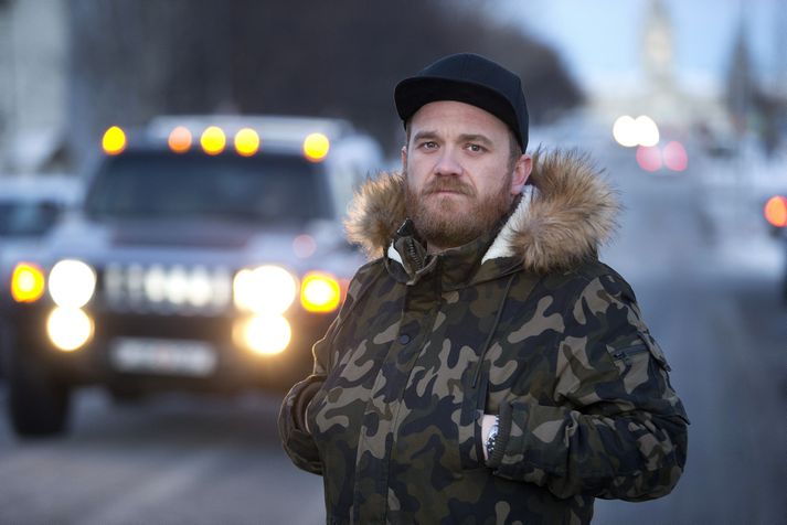Atli Már Gylfason seldi lögreglumönnum og ritstjórum dýrindis nautalundir ódýrt.