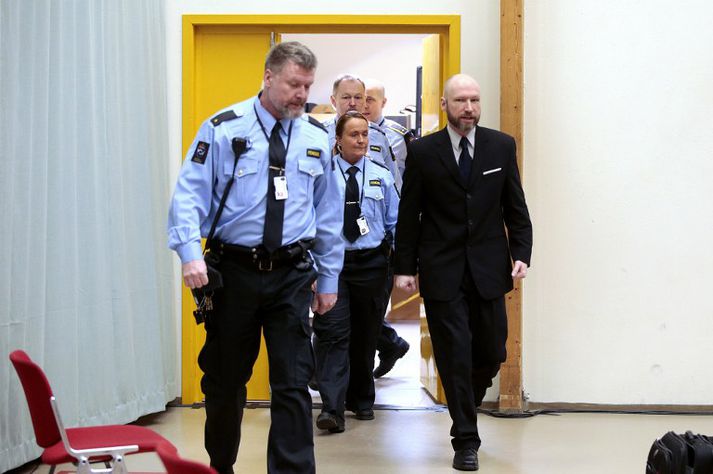 Hinn 37 ára Breivik var dæmdur í 21 árs fangelsi árið 2012 þó að ólíklegt þykir að hann muni nokkurn tímann verða sleppt.