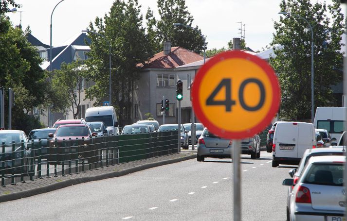 Meðalhraði hinna brotlegu var 54 km/klst.