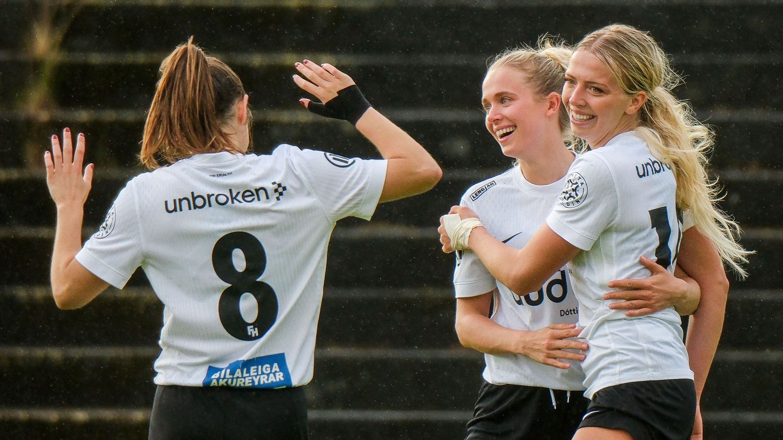 „Á­stæðan fyrir því að það er talað um að hún sýni ekki nóg“