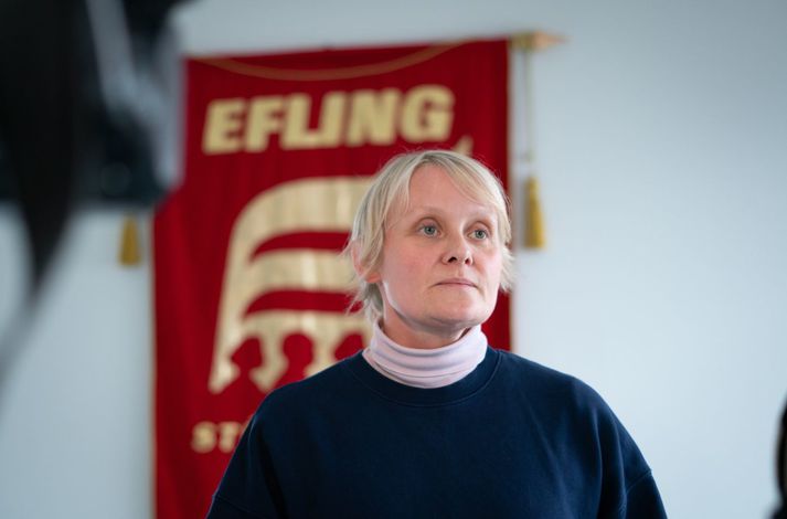 Sólveig Anna Jónsdóttir formaður Eflingar hvetur þá félagsmenn Eflingar sem misstu húsnæði sitt í brunanum við Funahöfða að hafa samband við félagið. 