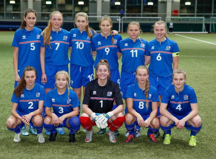 Íslenska 17 ára landsliðið.