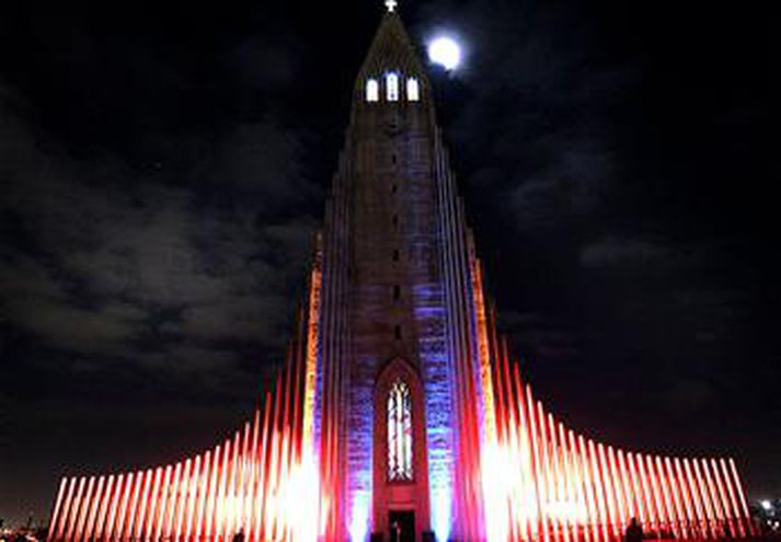 Hallgrímskirkja lýst upp á Vetrarhátíðinni í fyrra.